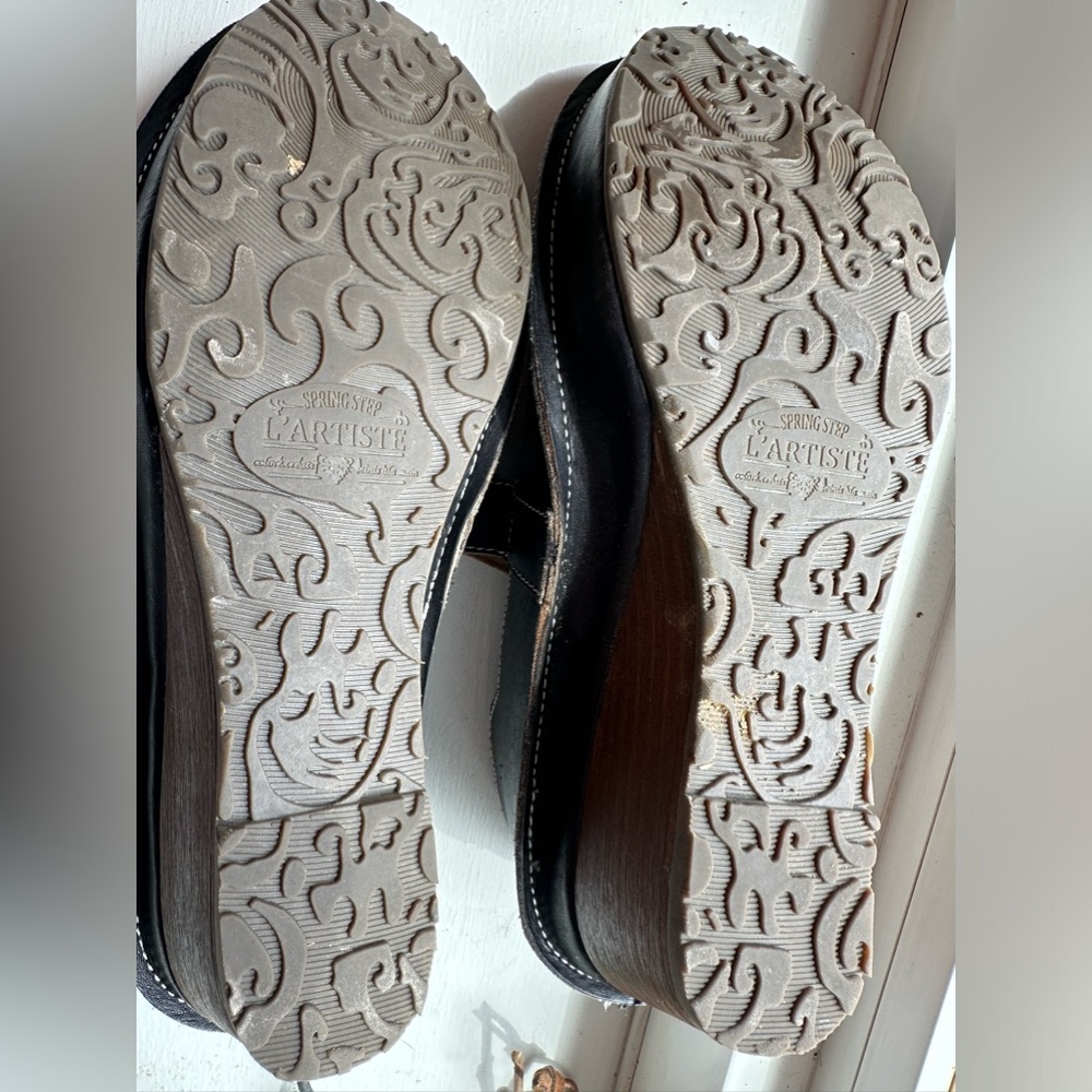 L'ATISTE Black Cutout Mary Jane Wedges - Picture 6 of 8